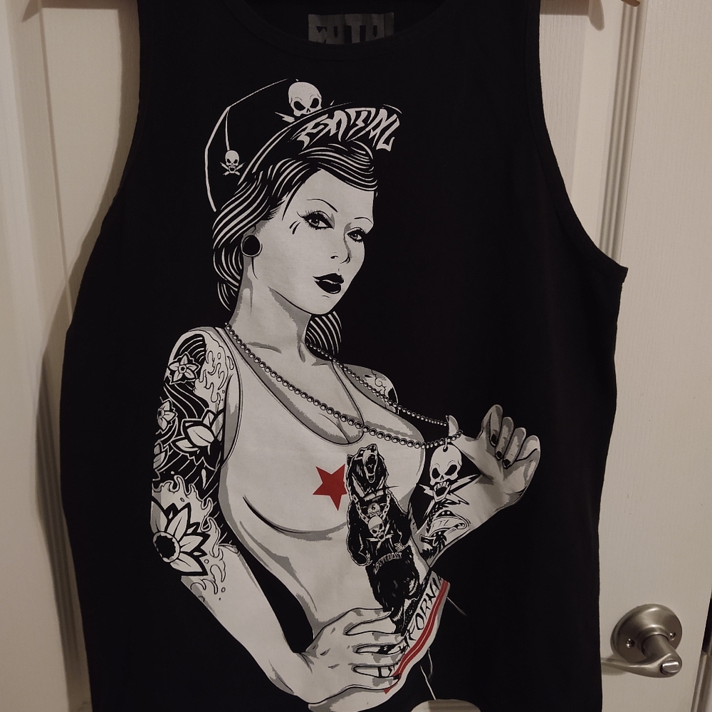 FATAL CLOTHING  Black with Tatoo Girl with a Skeleton Pirate Hat Mens Tank Top